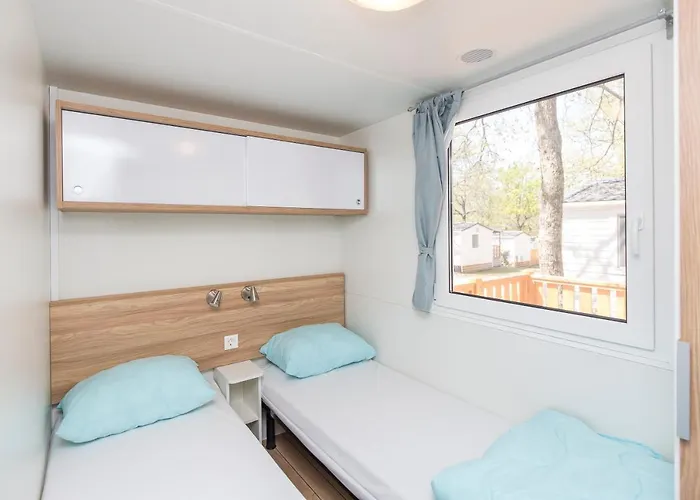 Albatross Mobile Homes On Solaris Fkk-naturist Camping 3*